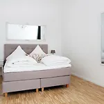 Sc 04 By Rockchair Apartments L Superhost Status L 4 Bedrooms Boxspringbeds 2 Bathrooms Balcony Elevator - Cozy Family & Business Flair Welcomes You!