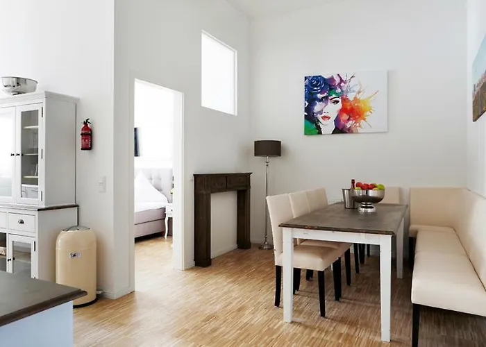 Sc 04 By Rockchair Apartments L Superhost Status L 4 Bedrooms Boxspringbeds 2 Bathrooms Balcony Elevator - Cozy Family & Business Flair Welcomes You!