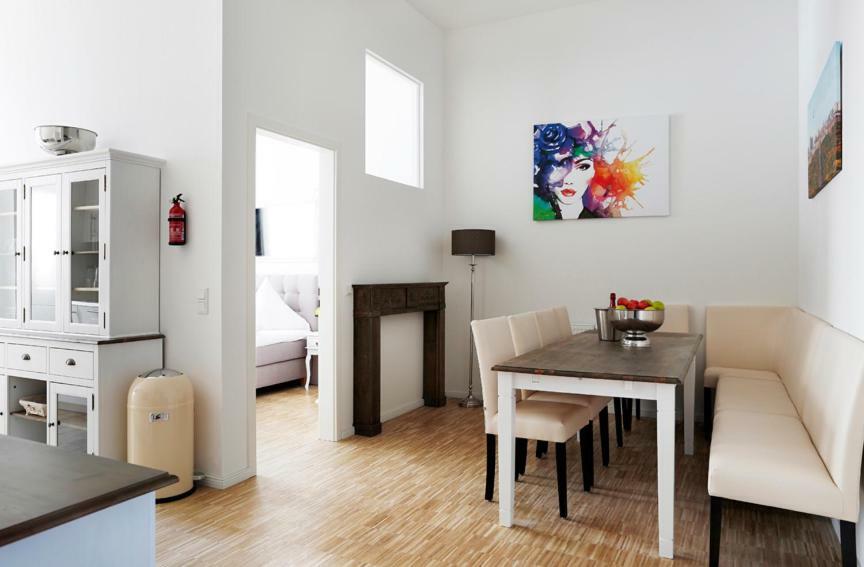 Appartamento Sc 04 By Rockchair L Superhost Status L 4 Bedrooms Boxspringbeds 2 Bathrooms Balcony Elevator - Cozy Family & Business Flair Welcomes You! Berlino