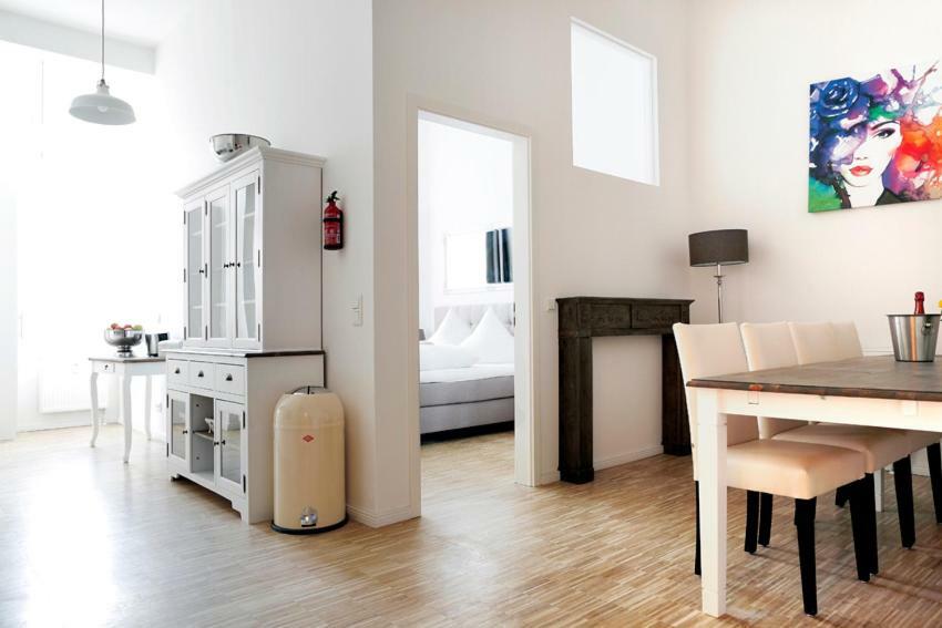 Appartamento Sc 04 By Rockchair L Superhost Status L 4 Bedrooms Boxspringbeds 2 Bathrooms Balcony Elevator - Cozy Family & Business Flair Welcomes You!